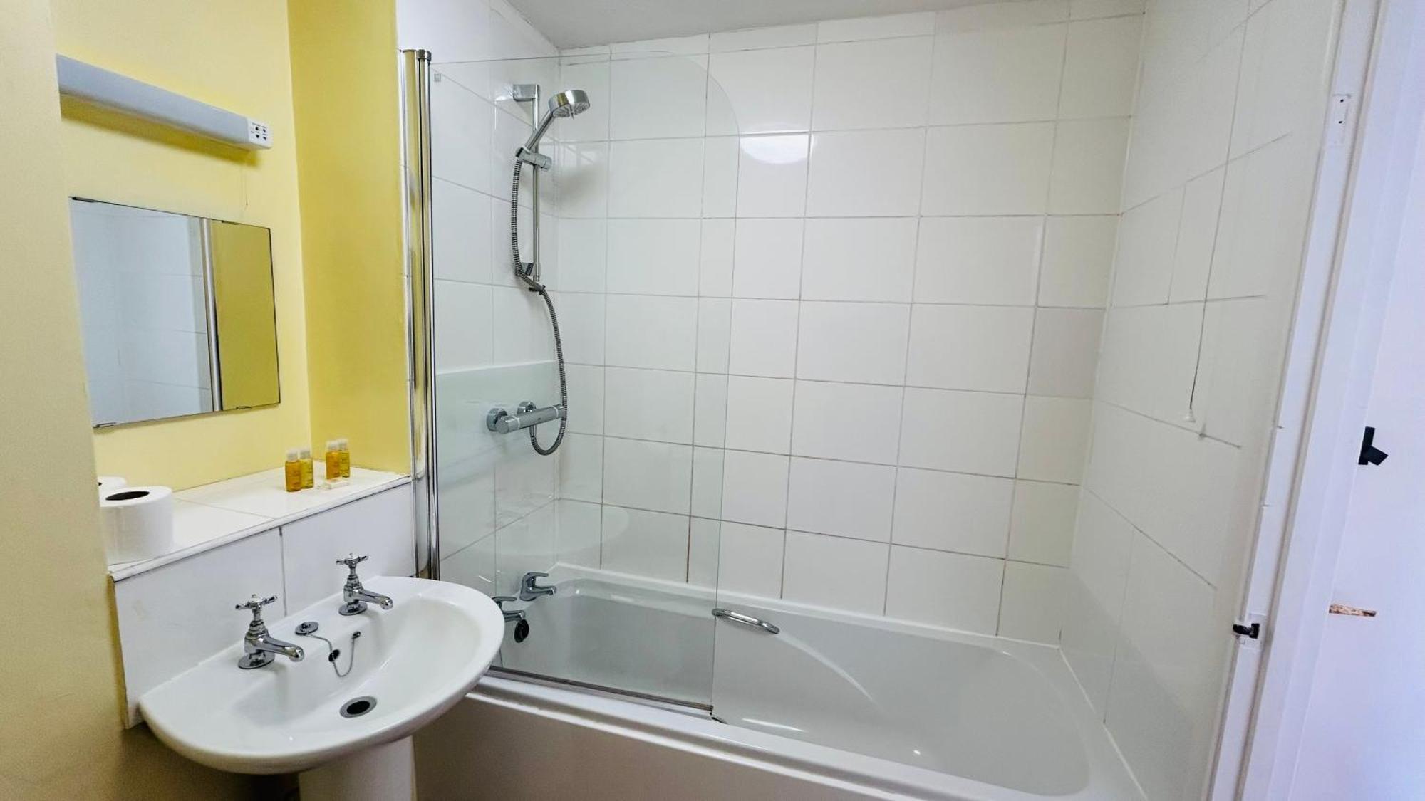 The Columbia Hotel Wellingborough Eksteriør bilde